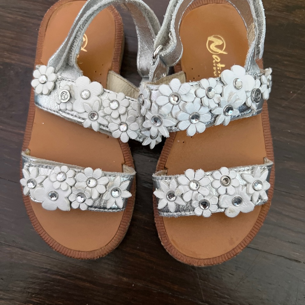 Girls sandals